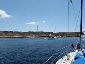Ankern in Comino